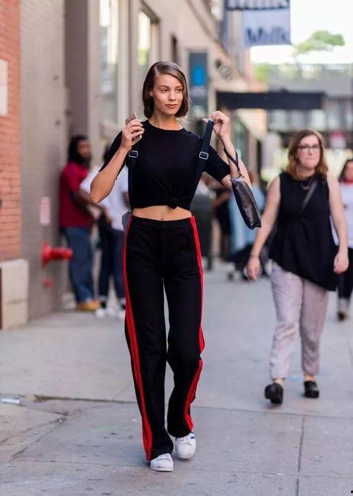 穿運(yùn)動(dòng)褲網(wǎng)紅圖